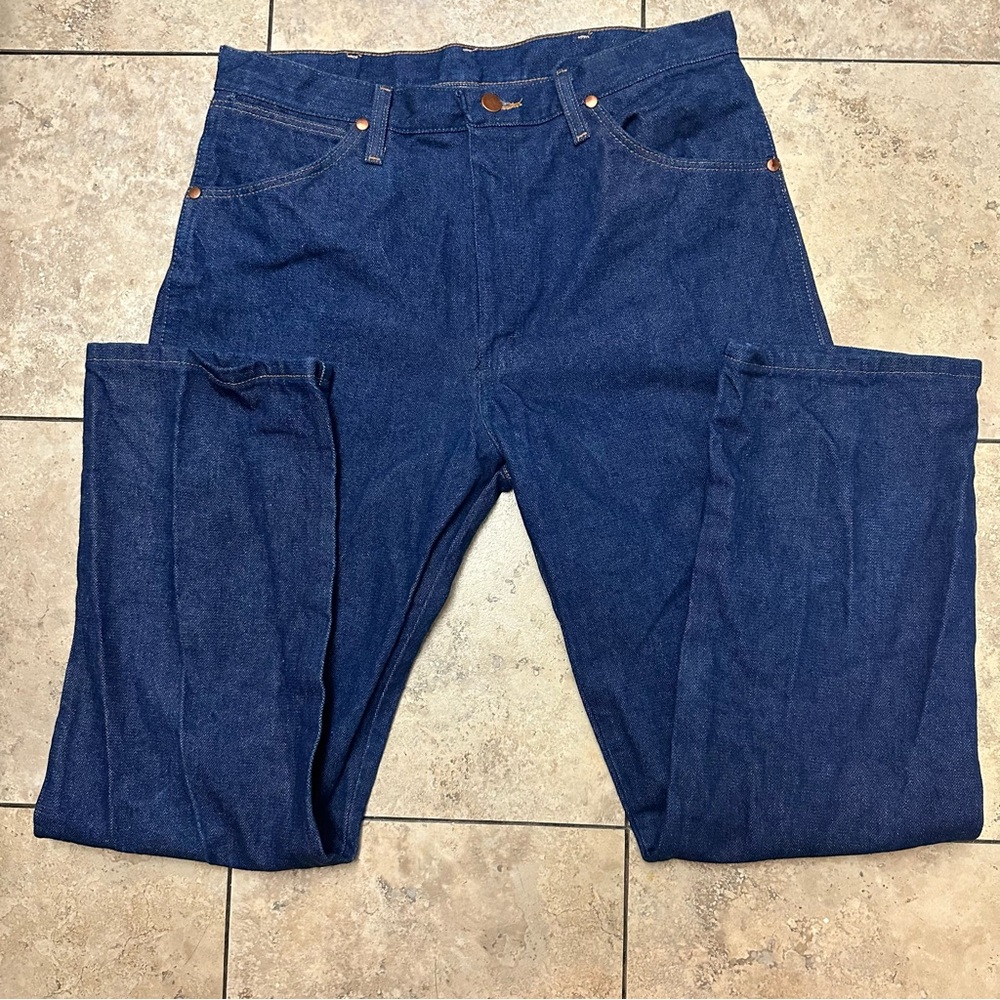 NWOTs  WRANGLER  Size 34x30  13 MWZ